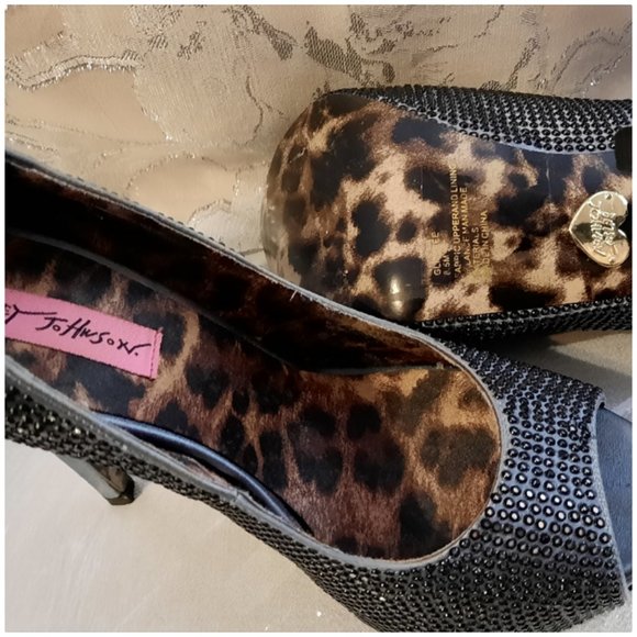 Betsey Johnson shoe - Picture 1 of 3